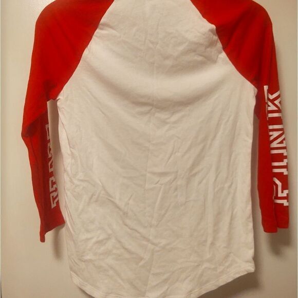 PINK Victoria’s Secret Red Raglan Sleeve Bows Gift Holiday Christmas T-Shirt XS - Picture 3 of 4